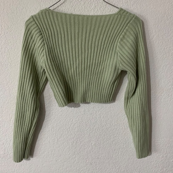 SHEIN Long Sleeve Crop Top - Picture 2 of 4